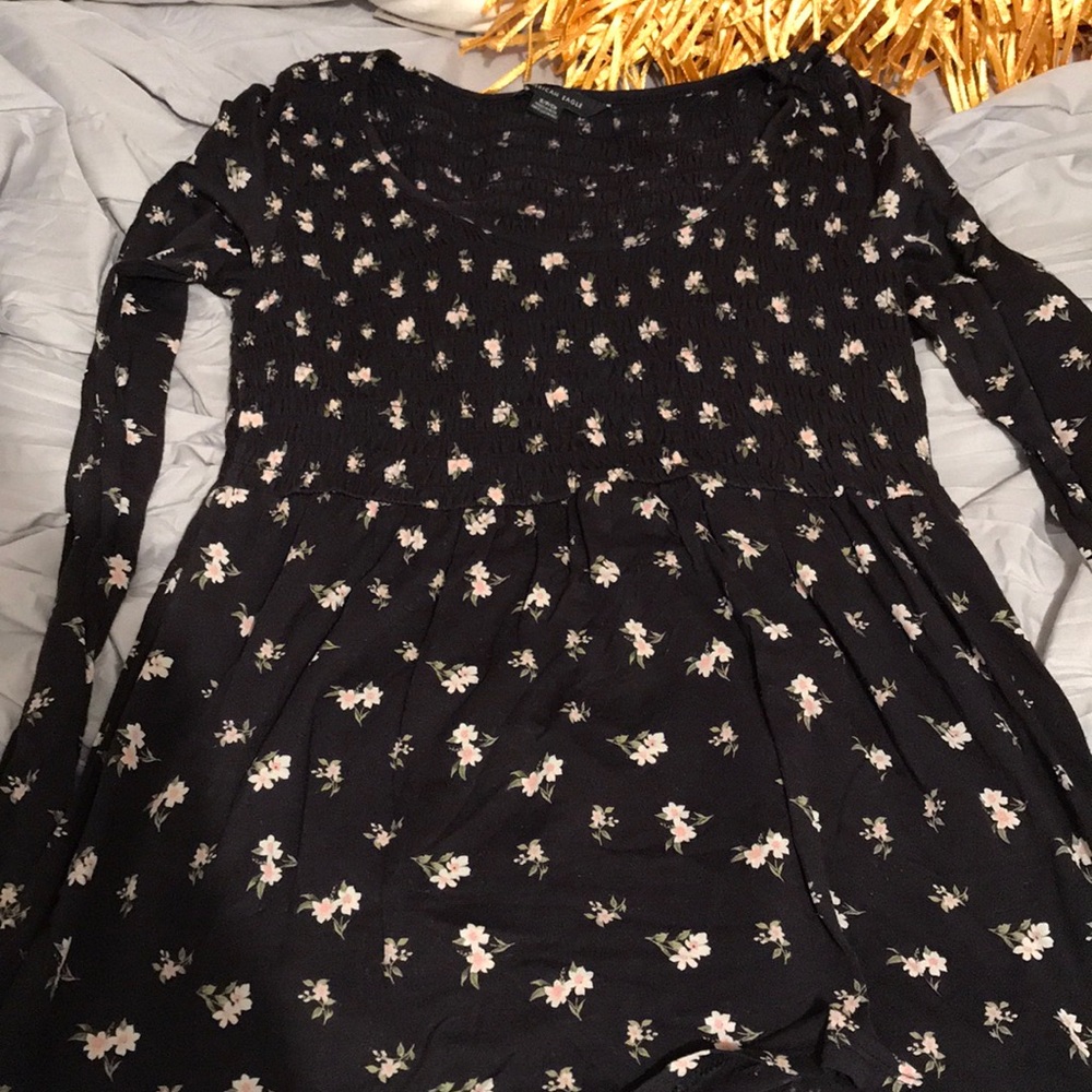 Long sleeve top.
